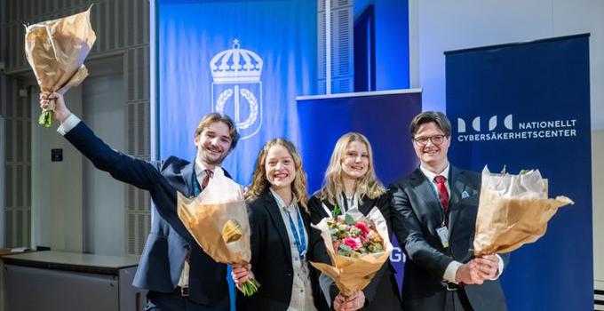 The winning team of Cyber Challenge 2026: Glory to the Heroes. From left to right: Paul Lundberg, Filippa Ljungquist, Alva Theander and Victor Samuelsson. Photo: Linnea Bengtsson.