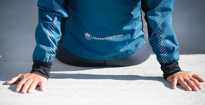 Ryggdetalj träningsjacka.