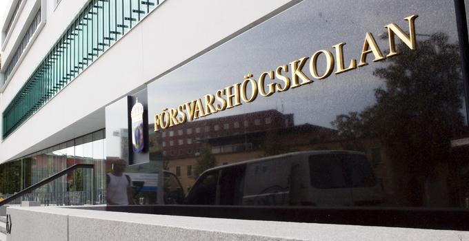 Försvarshögskolans fasad.