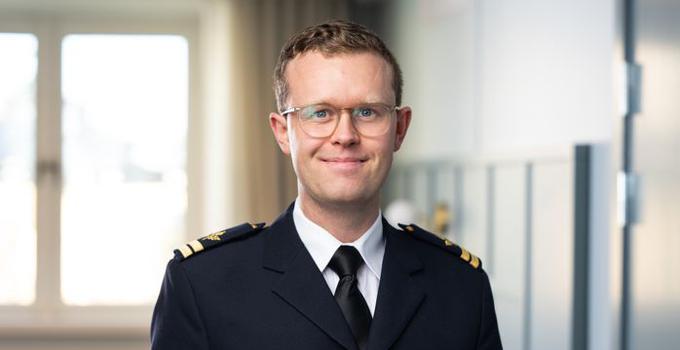 Porträtt av John Nisser. 