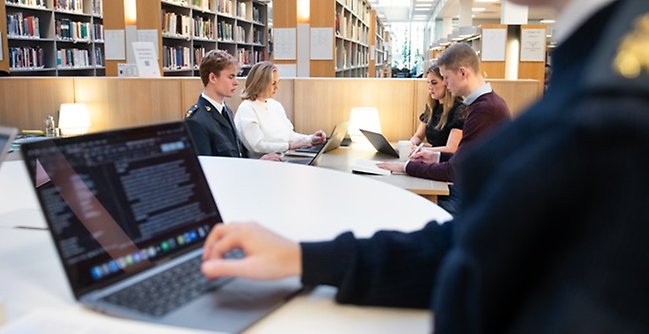 Student o laptop
