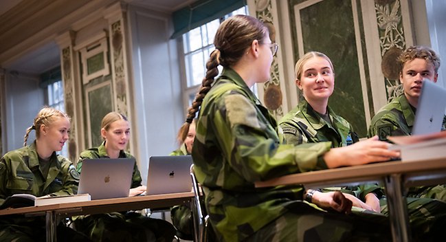Cadetts in the classroom at Karlbergs castle.